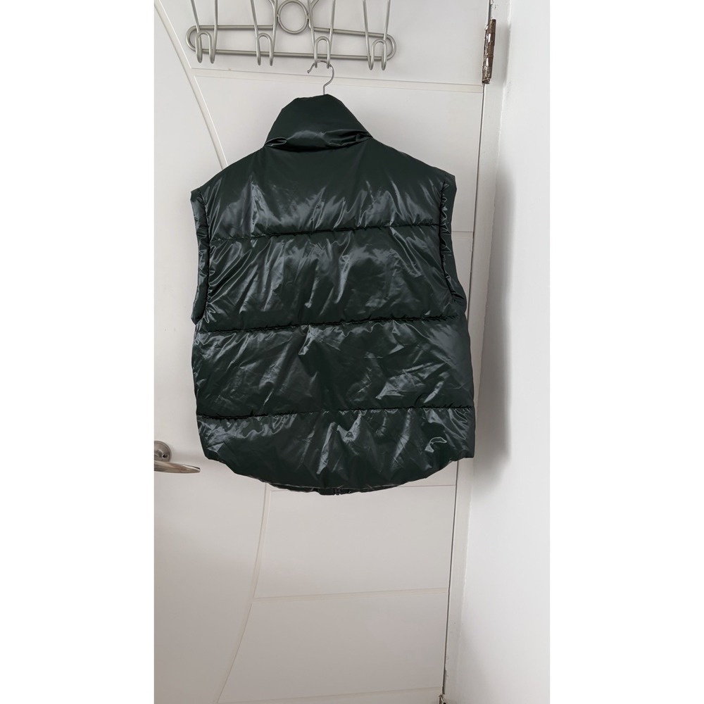 Offline By Aerie Green Shiny Glossy Puffer Vest Size XL Zip & Snap W/Pockets - Picture 7 of 12